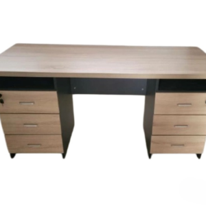 bureau en bois avec deux colonnes de tiroirs